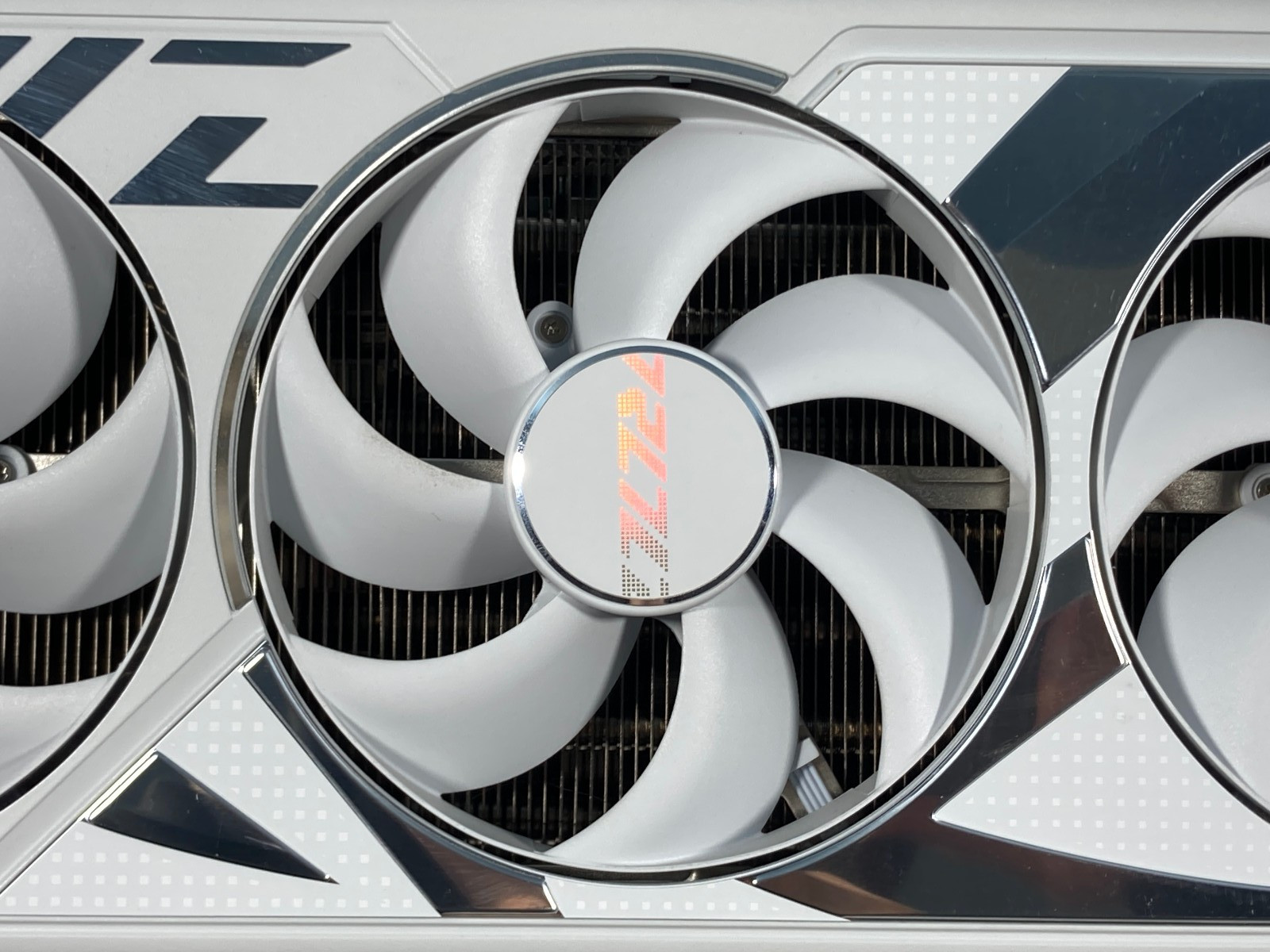 BH 2+1 할인 혜택 ASUS ROG Strix RT - Rtx 4090 24Gb Gddr6X 리뷰 및 가격